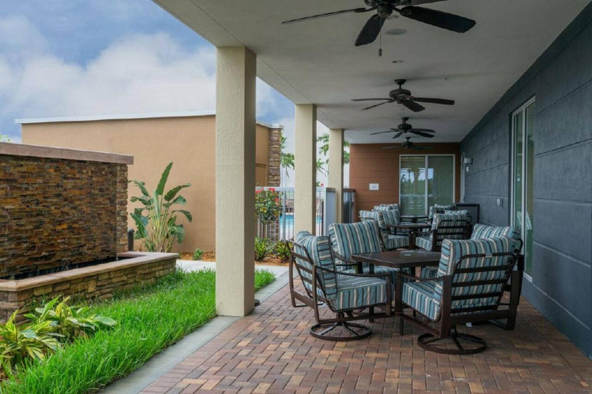 Fairfield Inn & Suites By Marriott Fort Lauderdale Пемброук Пайнс Екстериор снимка