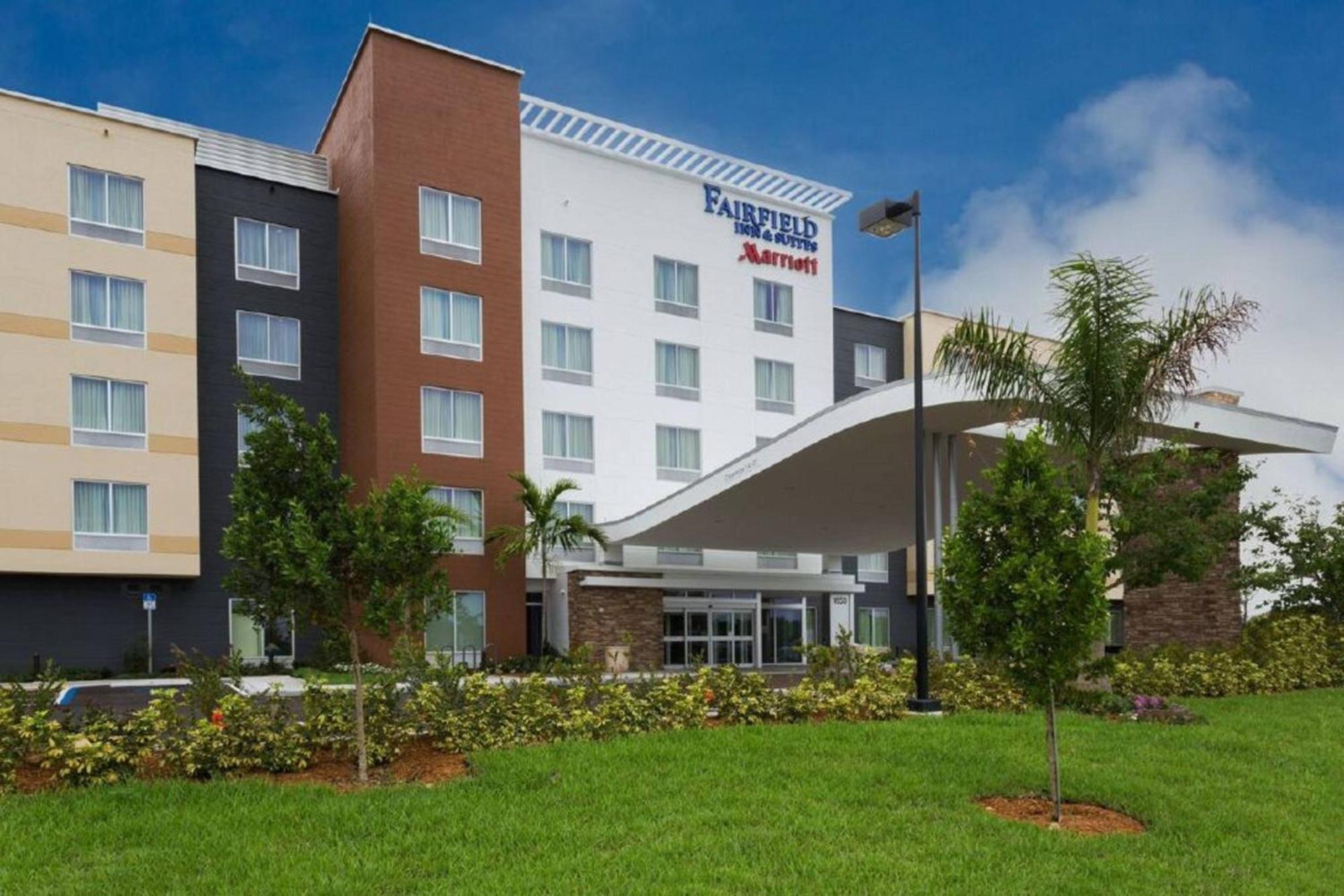 Fairfield Inn & Suites By Marriott Fort Lauderdale Пемброук Пайнс Екстериор снимка